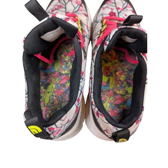 Women's The North Face Spreva Tokyo Cherry Blossom Print Black Size 7 Sneaker - Picture 10 of 12